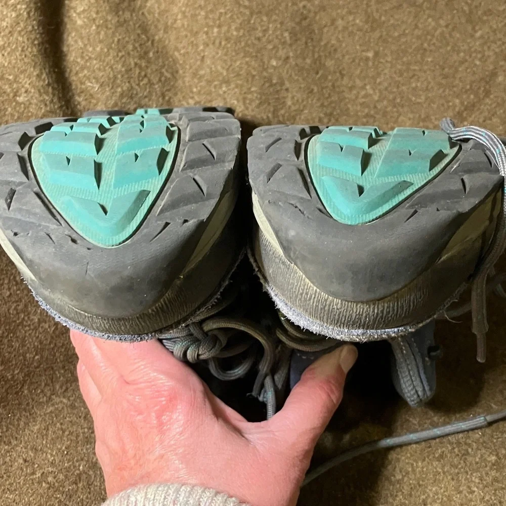 Vasque Breeze waterproof leather hiking boots big kids 3